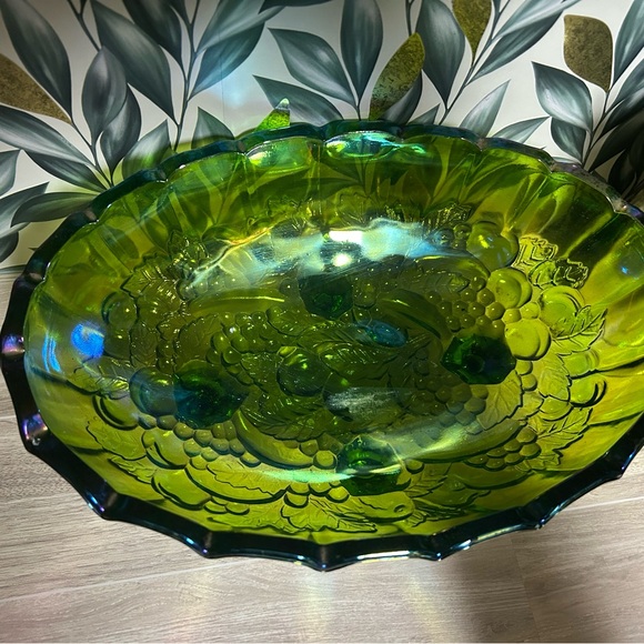 Vintage Indiana Glass Green Carnival Footed Fruit Bowl - Picture 3 of 5